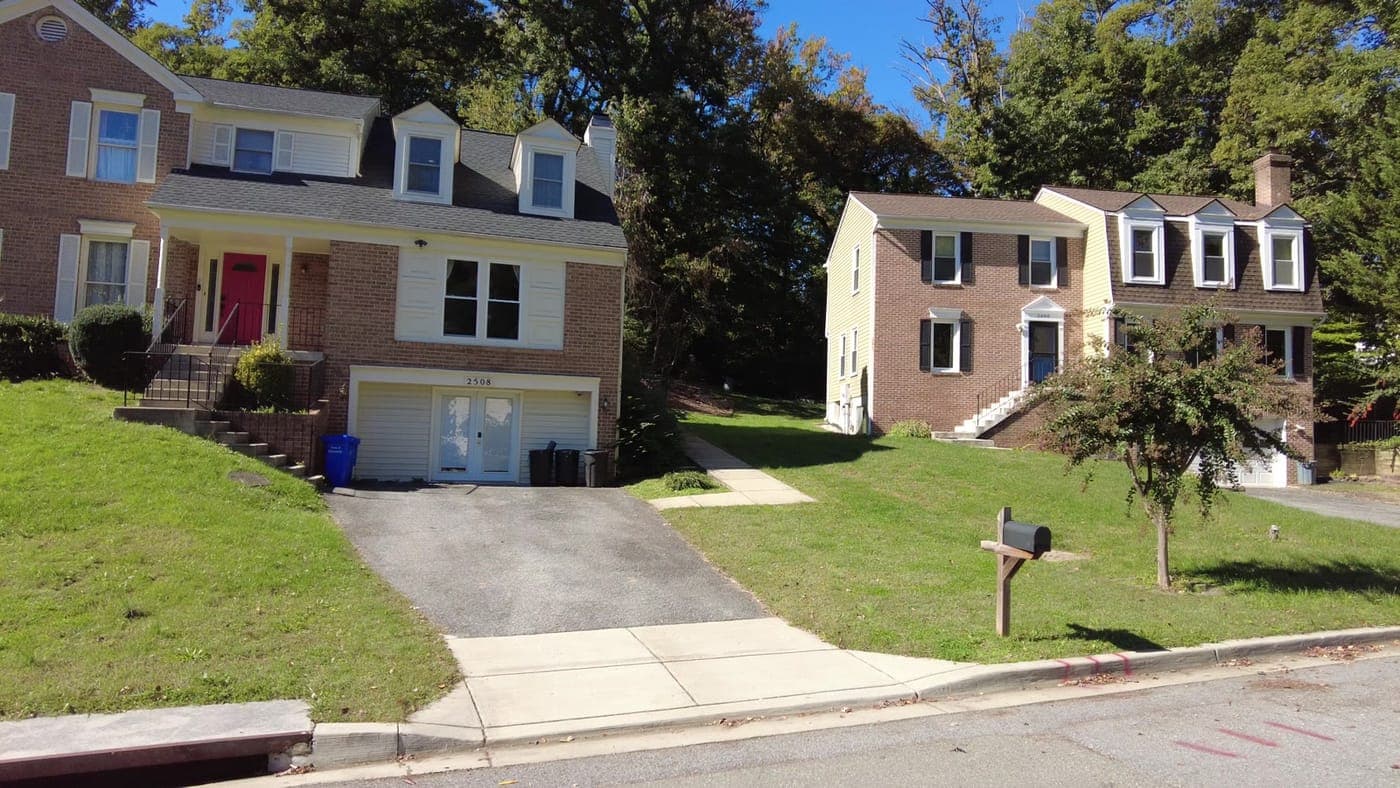Newer 1990s colonials with garages in Cheverly